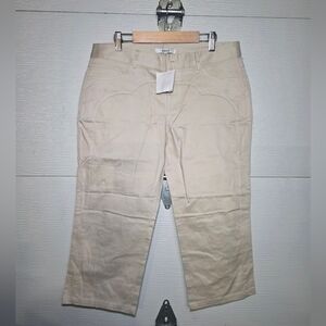 Beige Women's Capris - Classic Everyday Style